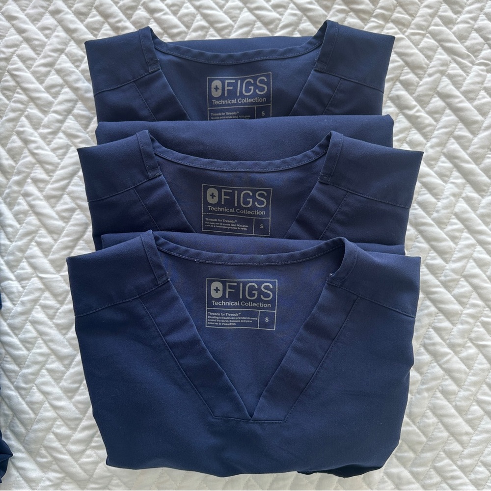 Men’s figs scrubs top and pants set of 3